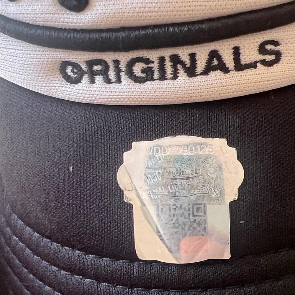 Von Dutch Black and White Logo Cap - Picture 3 of 13